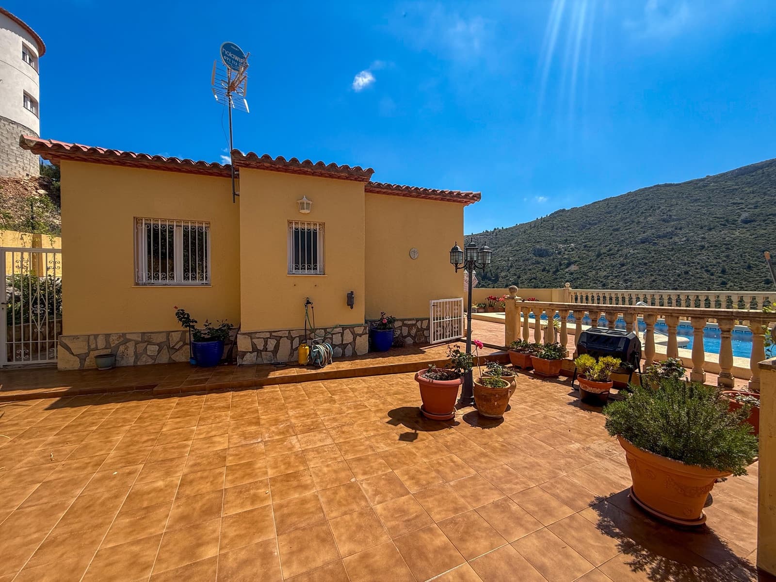3 Zimmer Villa zu verkaufen in Pedreguer mit Pool - 410.000 € (Ref: 9813222)