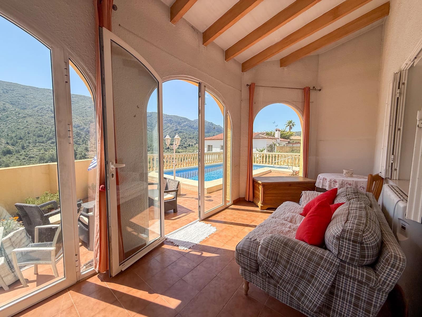 3 Zimmer Villa zu verkaufen in Pedreguer mit Pool - 410.000 € (Ref: 9813222)