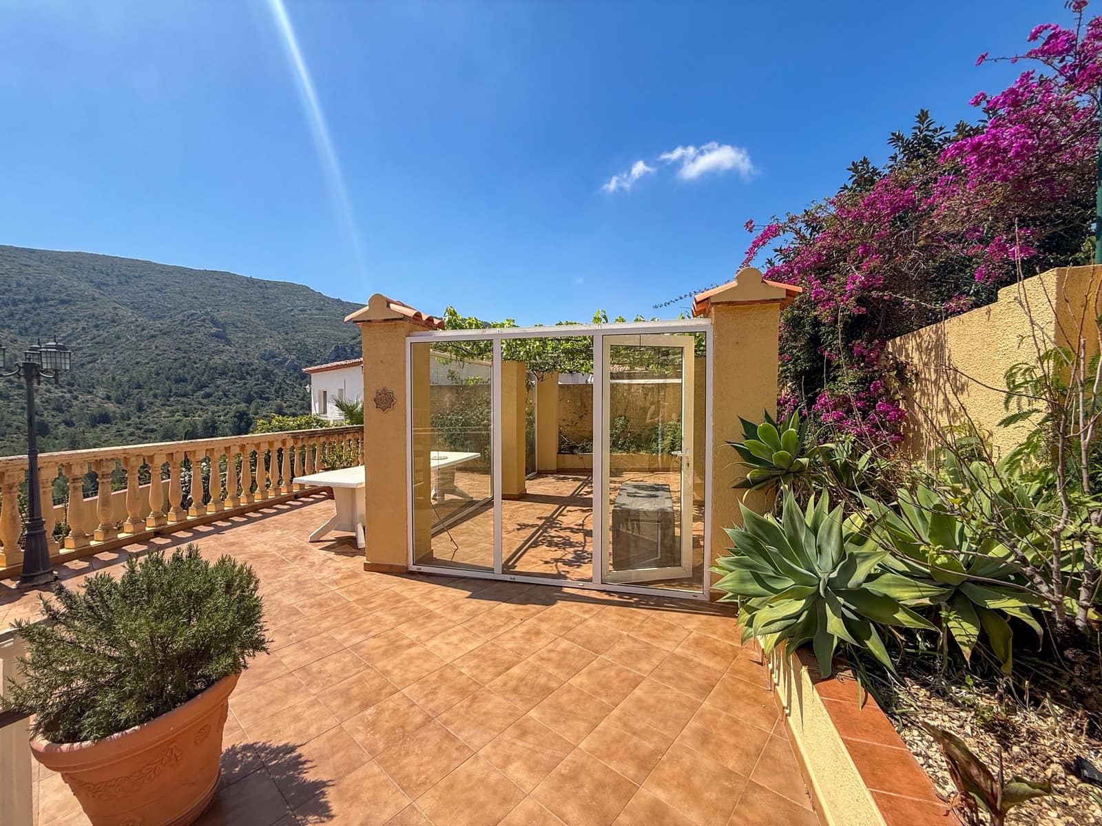 3 Zimmer Villa zu verkaufen in Pedreguer mit Pool - 410.000 € (Ref: 9813222)