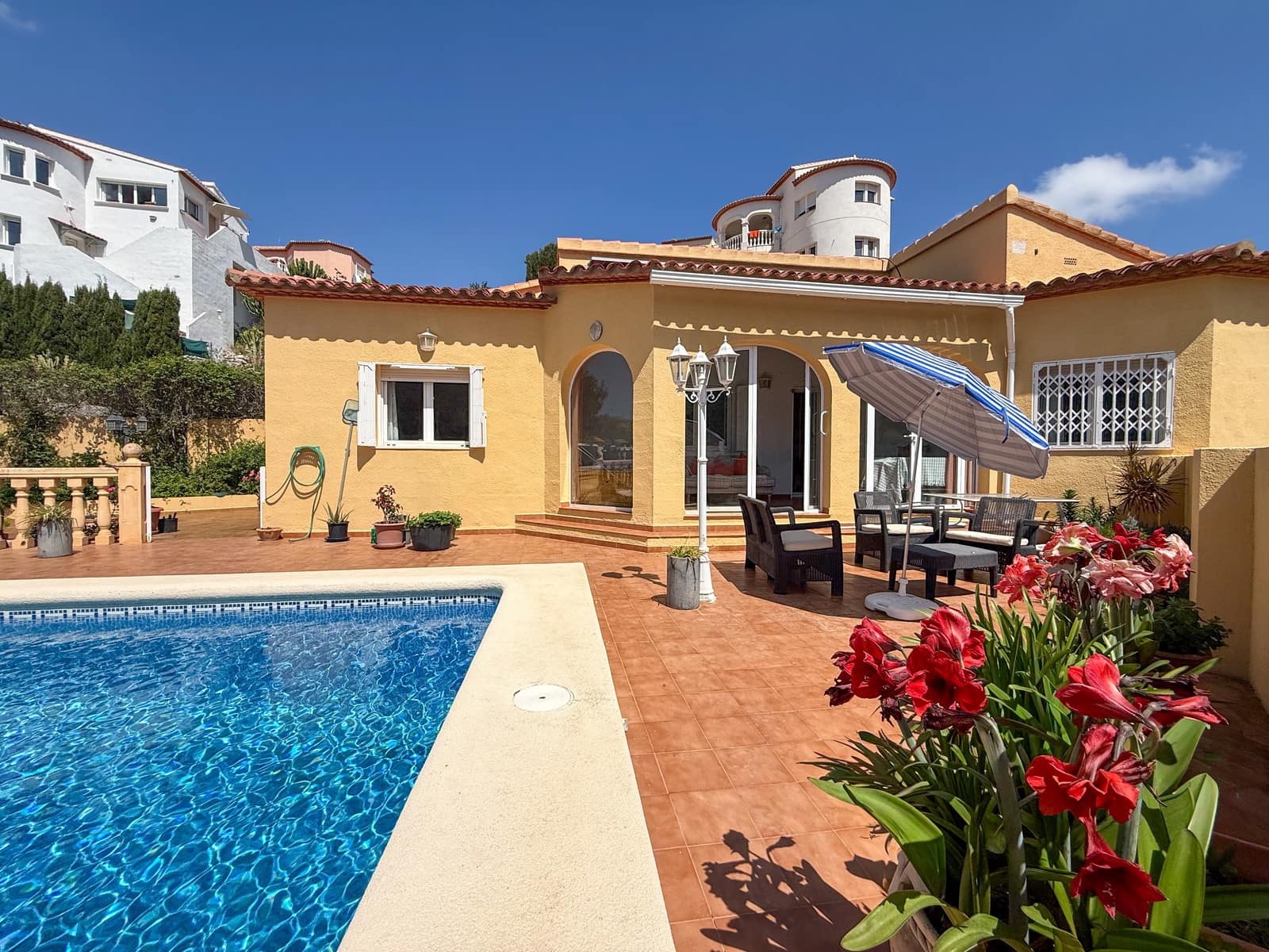 3 Zimmer Villa zu verkaufen in Pedreguer mit Pool - 410.000 € (Ref: 9813222)