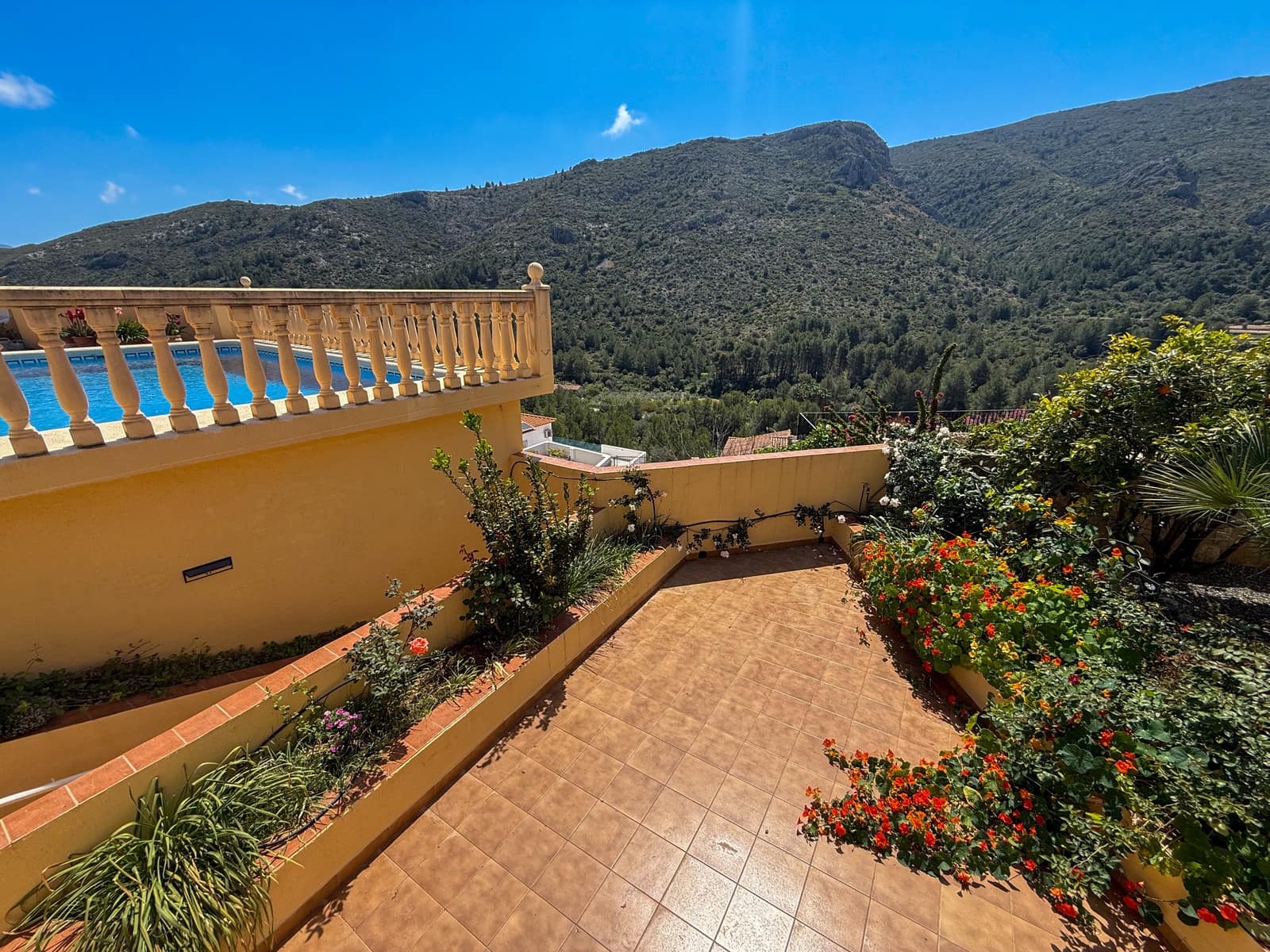 3 Zimmer Villa zu verkaufen in Pedreguer mit Pool - 410.000 € (Ref: 9813222)
