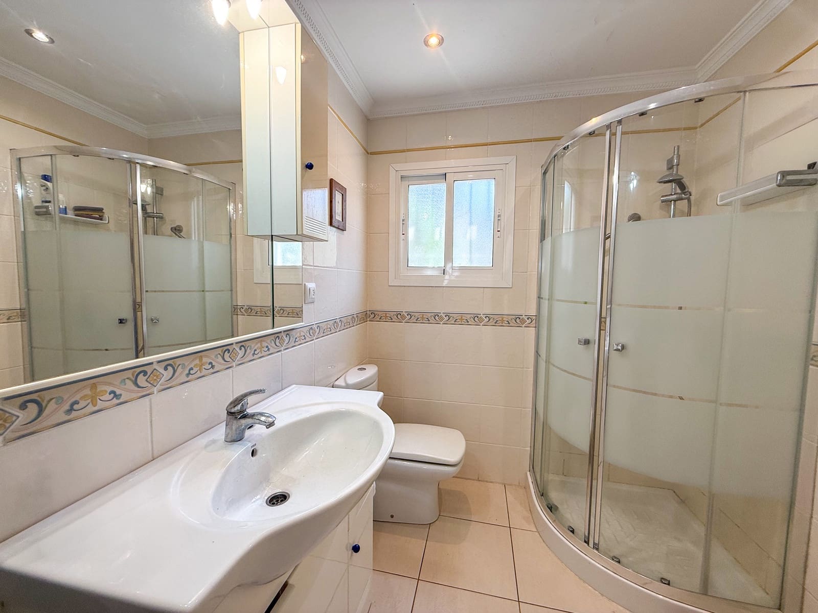 4 soveværelse Villa til salg i Orba med swimmingpool - € 420.000 (Ref: 9817779)