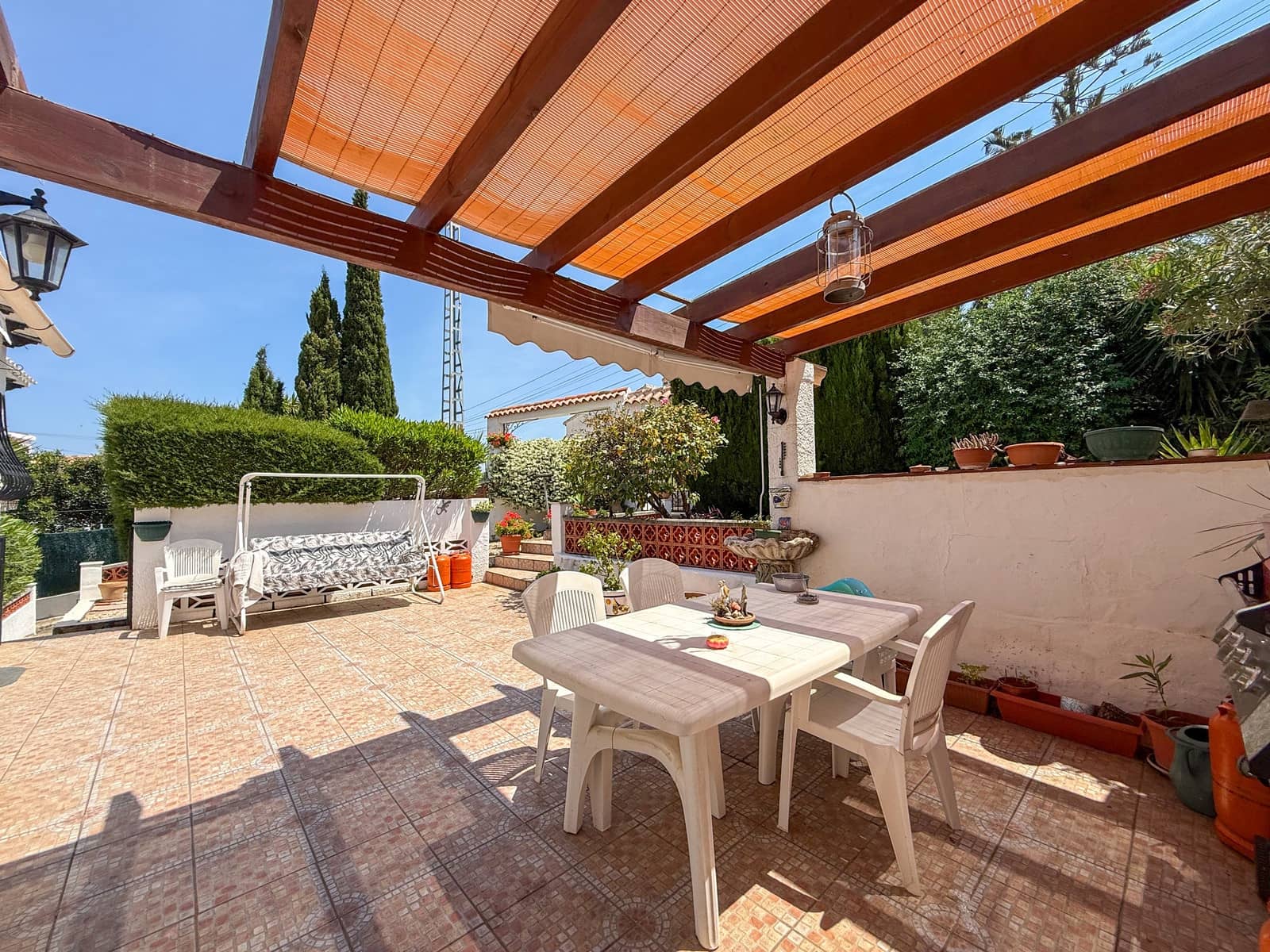4 soveværelse Villa til salg i Orba med swimmingpool - € 420.000 (Ref: 9817779)