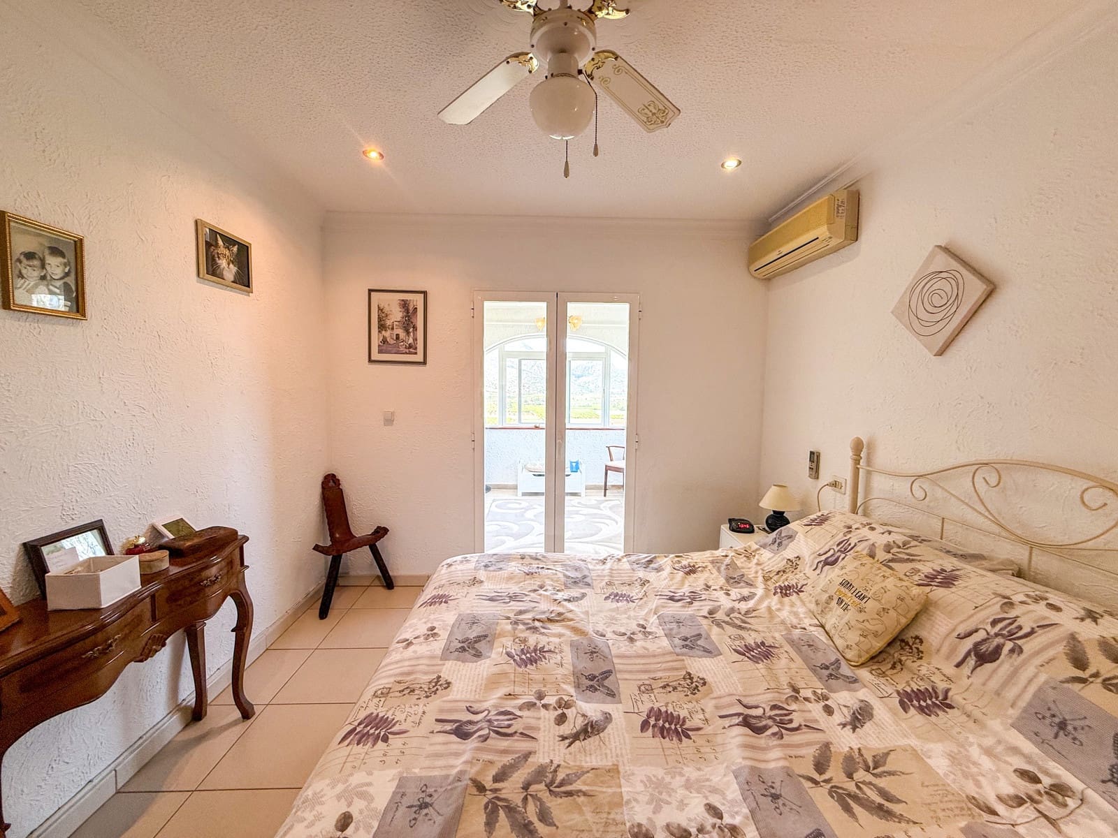 4 soveværelse Villa til salg i Orba med swimmingpool - € 420.000 (Ref: 9817779)