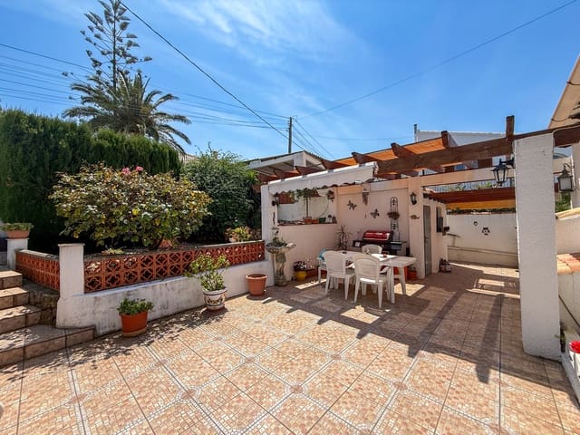 4 soveværelse Villa til salg i Orba med swimmingpool - € 420.000 (Ref: 9817779)