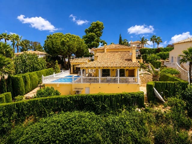 3 Zimmer Villa zu verkaufen in La Sella mit Pool - 660.000 € (Ref: 9830854)