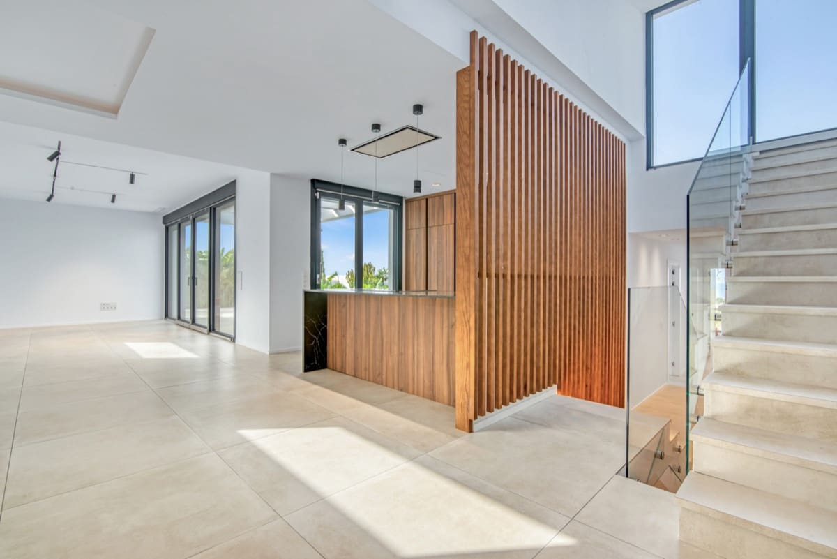 5 bedroom Villa for sale in Denia with pool - € 1,595,000 (Ref: 9896276)