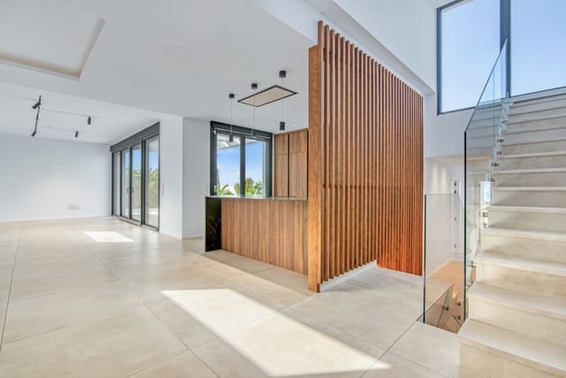 5 bedroom Villa for sale in El Montgó, Dénia with pool - € 1,595,000 (Ref: 9896276)