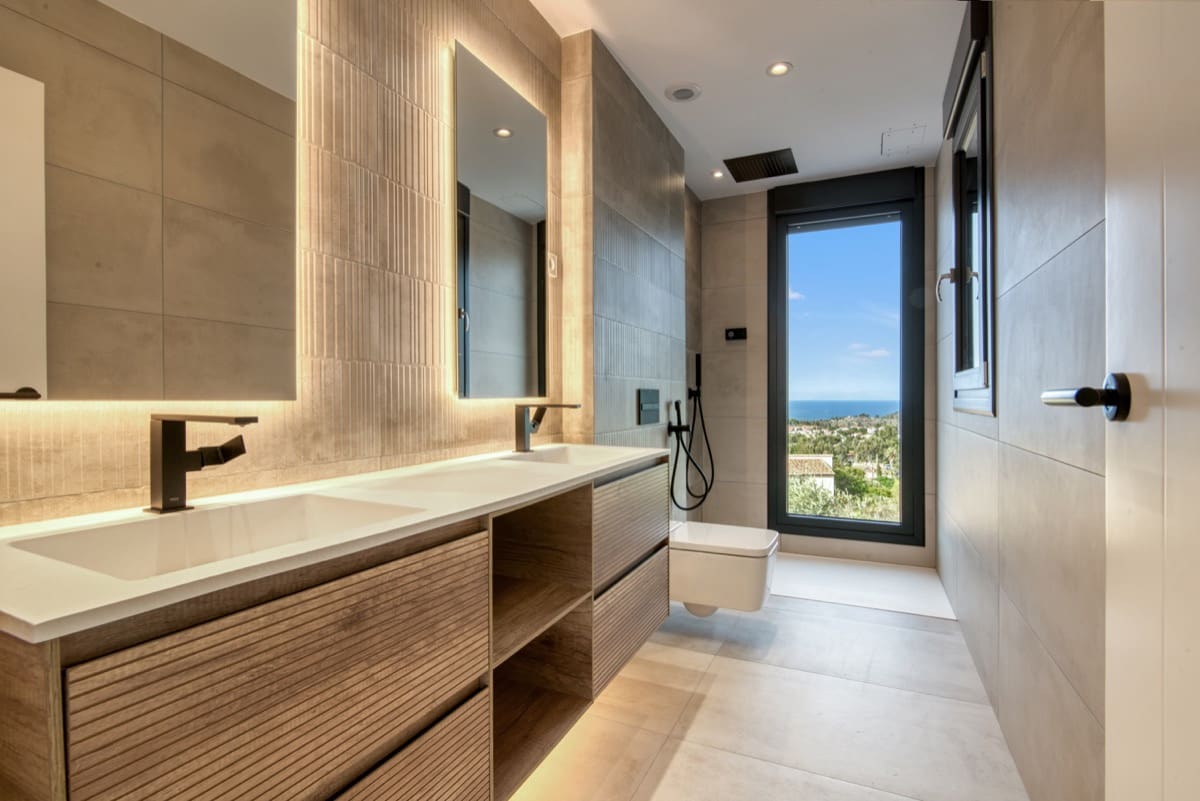 5 bedroom Villa for sale in Denia with pool - € 1,595,000 (Ref: 9896276)