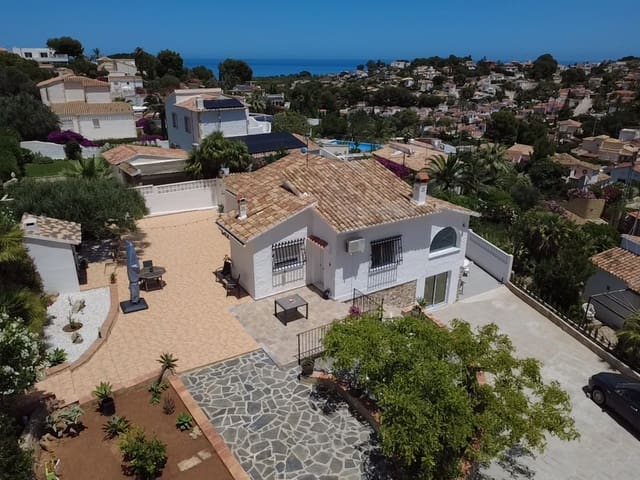 3 makuuhuone Huvila myytävänä paikassa El Montgó, Dénia mukana uima-altaan 
autotalli - 520 000 € (Ref: 9910097)