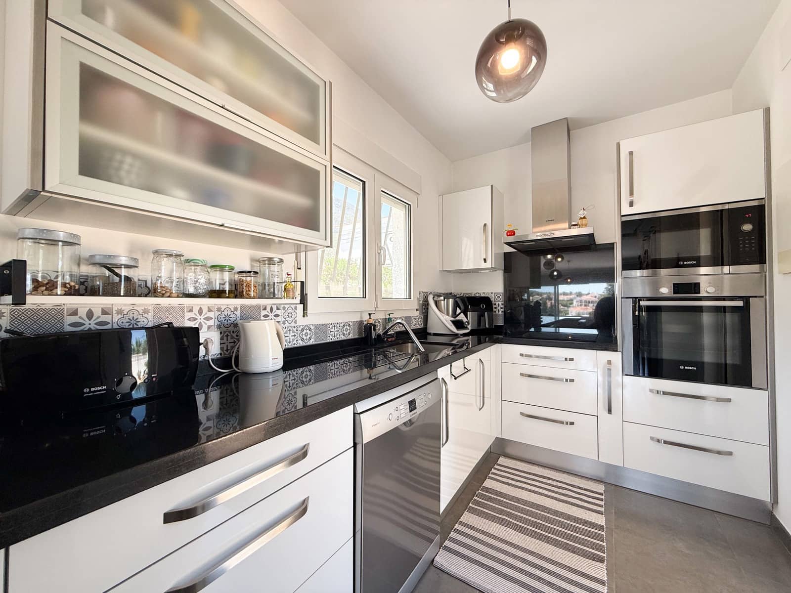 3 makuuhuone Huvila myytävänä paikassa Denia mukana uima-altaan 
autotalli - 520 000 € (Ref: 9910097)
