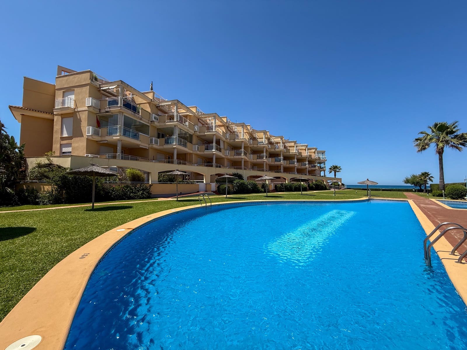 2 soveværelse Lejlighed til salg i Denia med swimmingpool - € 390.000 (Ref: 9915310)