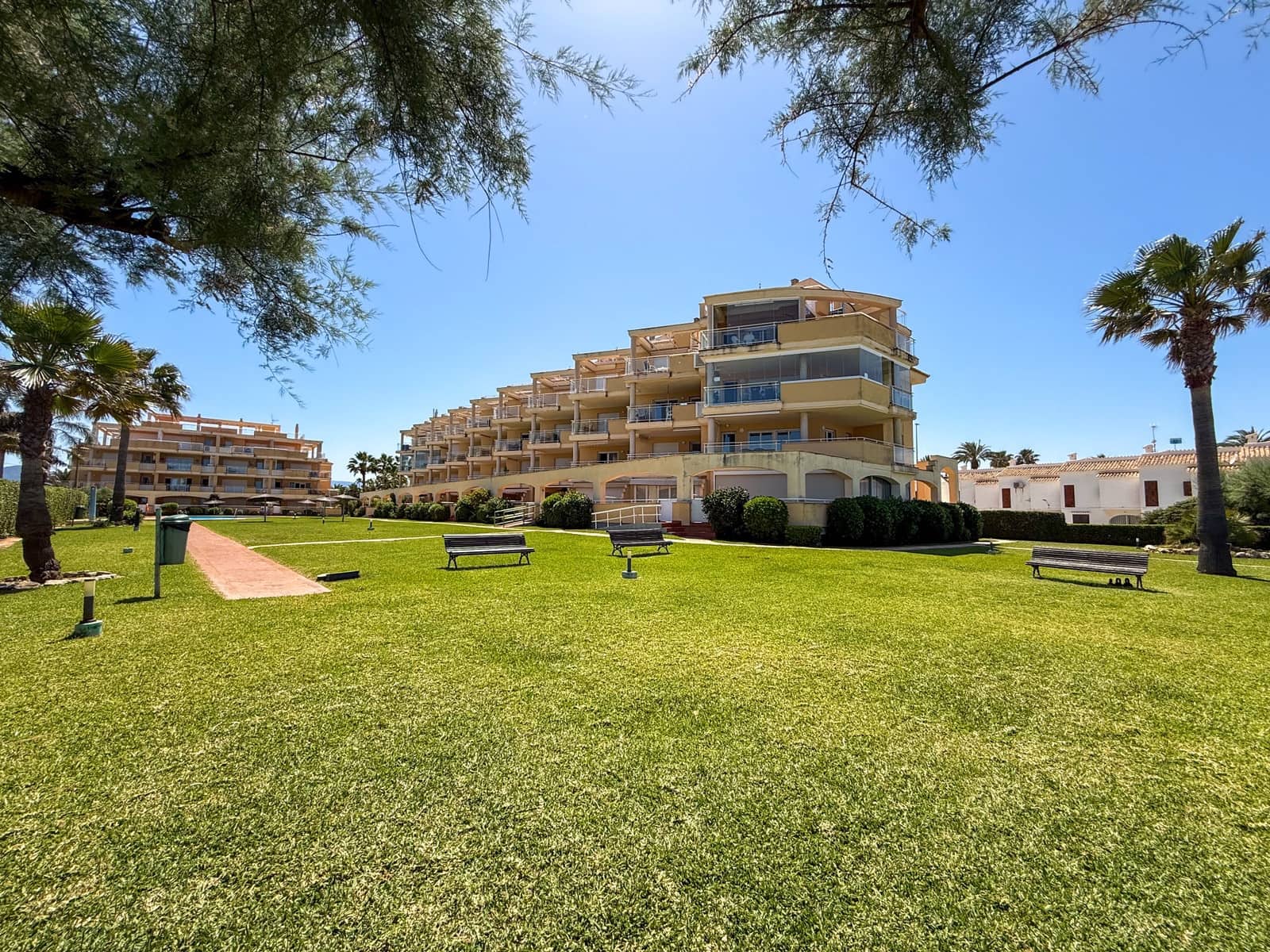 2 soveværelse Lejlighed til salg i Denia med swimmingpool - € 390.000 (Ref: 9915310)