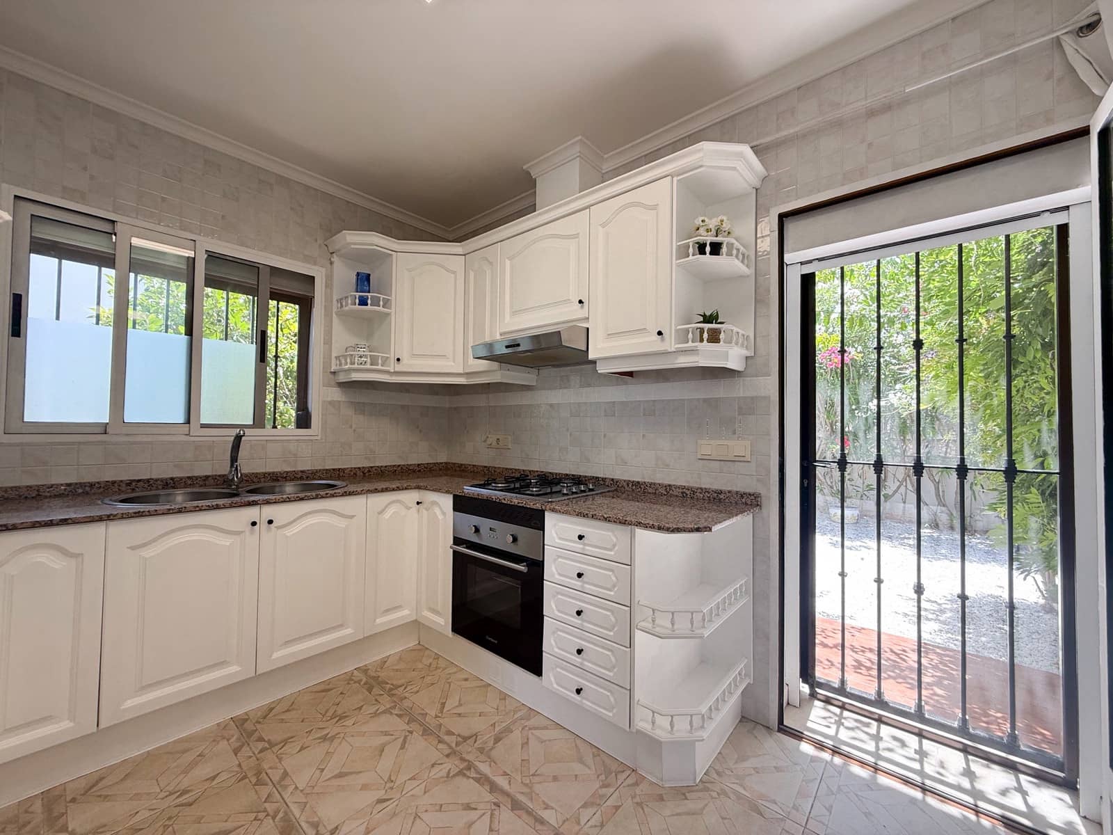 3 camera da letto Villa in vendita in Orba con piscina garage - 495.000 € (Rif: 9926887)