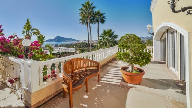 7 bedroom Villa for sale in Altea with pool - € 1,850,000 (Ref: 9928875)