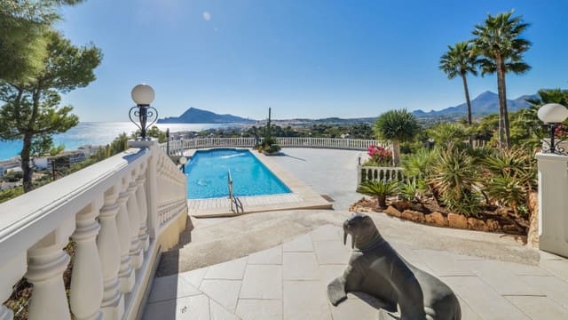 7 bedroom Villa for sale in Altea with pool - € 1,850,000 (Ref: 9928875)