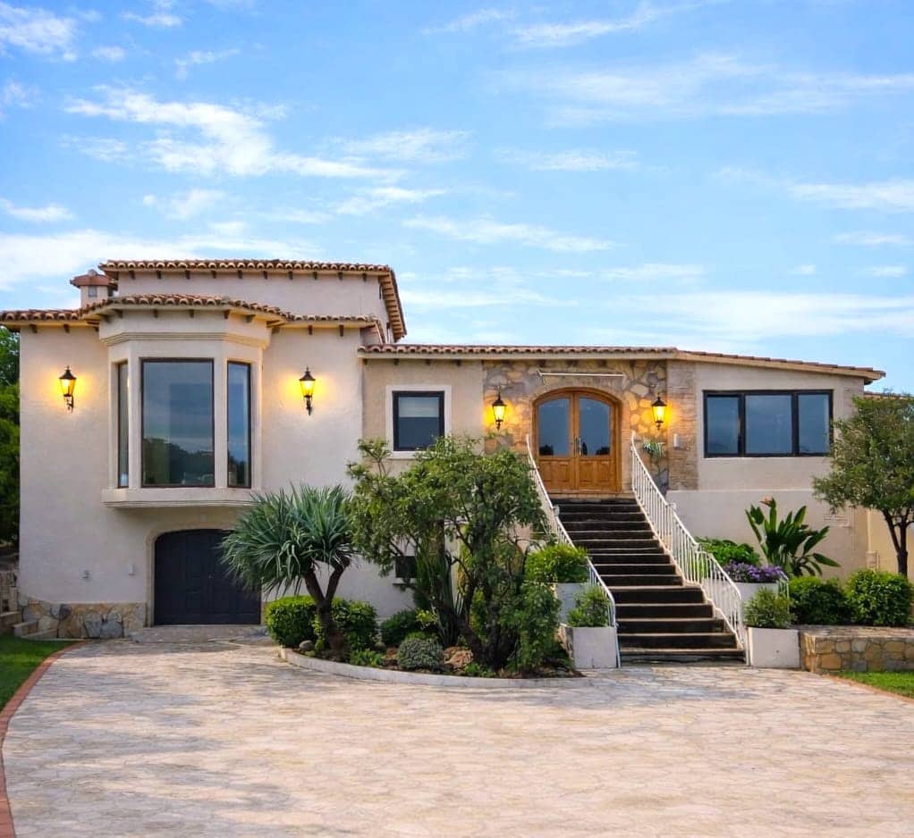 4 bedroom Villa for sale in Denia with garage - € 1,090,000 (Ref: 9982671)