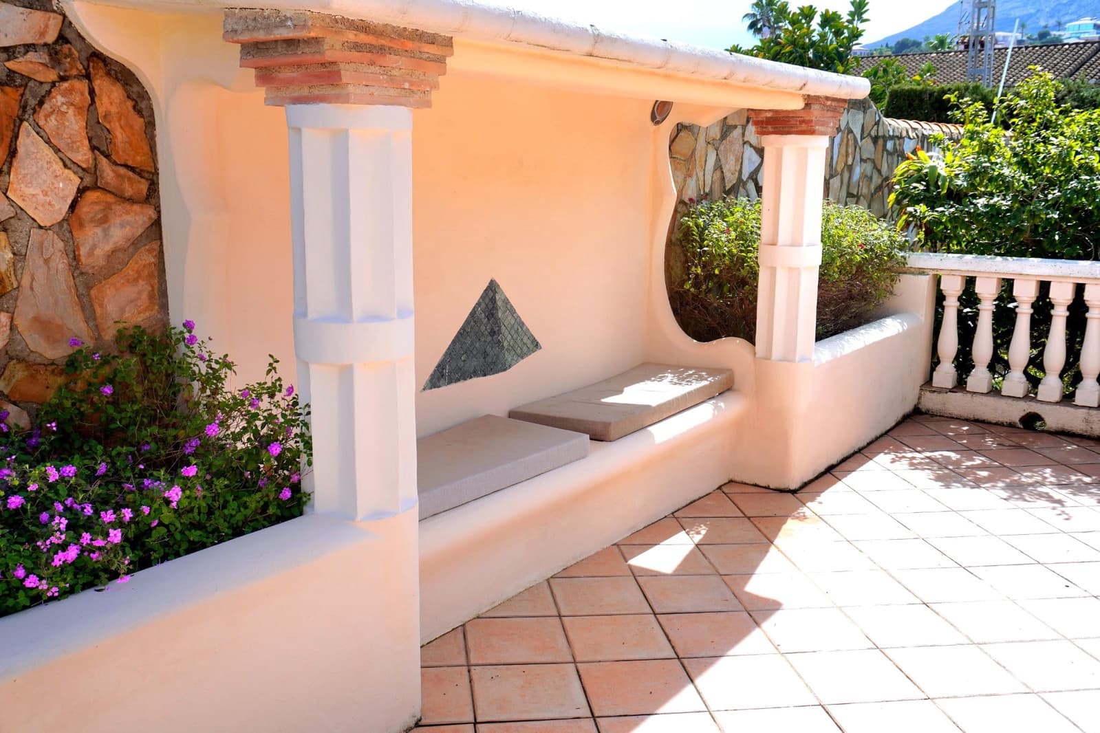 4 bedroom Villa for sale in Denia with garage - € 1,090,000 (Ref: 9982671)