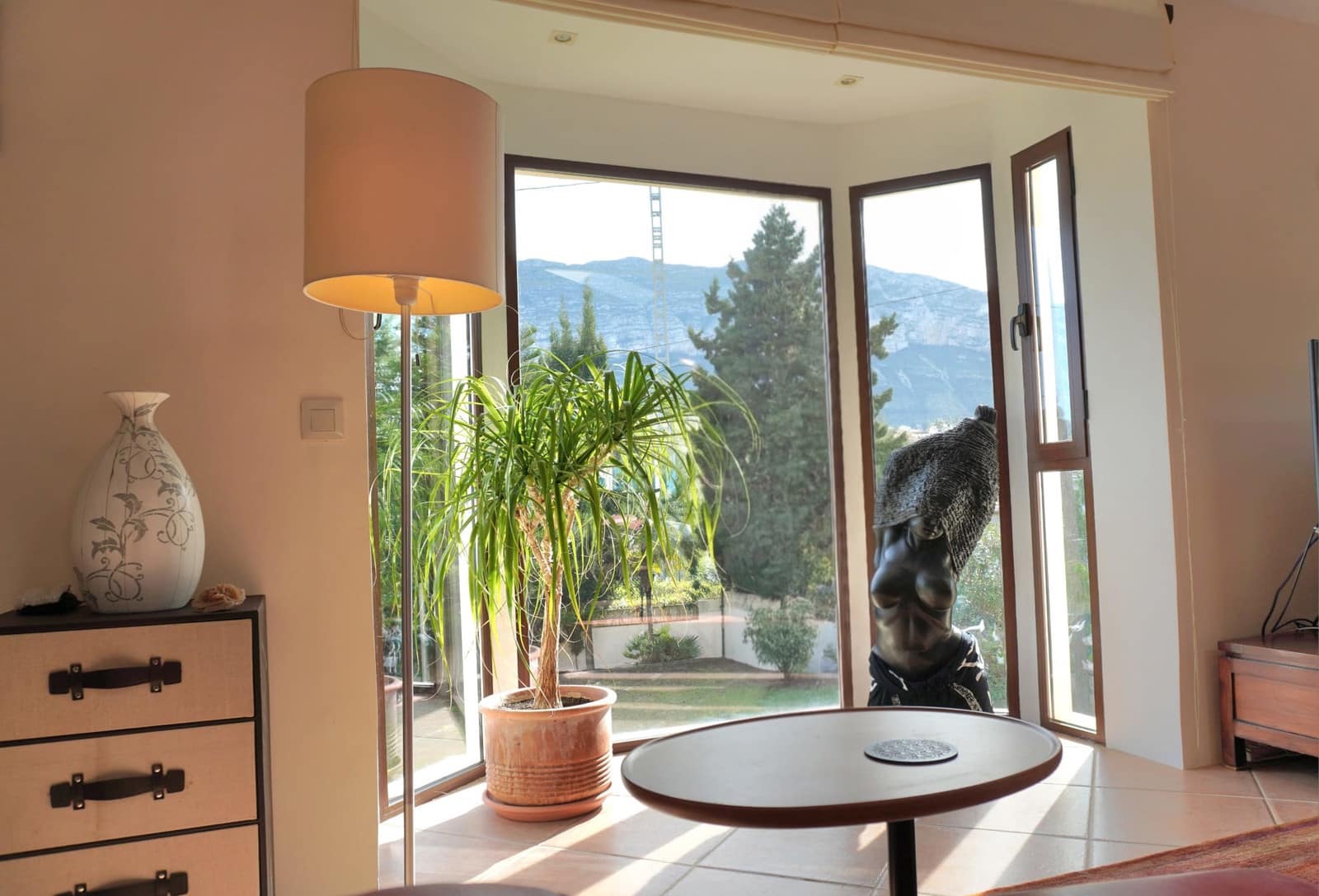 4 bedroom Villa for sale in Denia with garage - € 1,090,000 (Ref: 9982671)