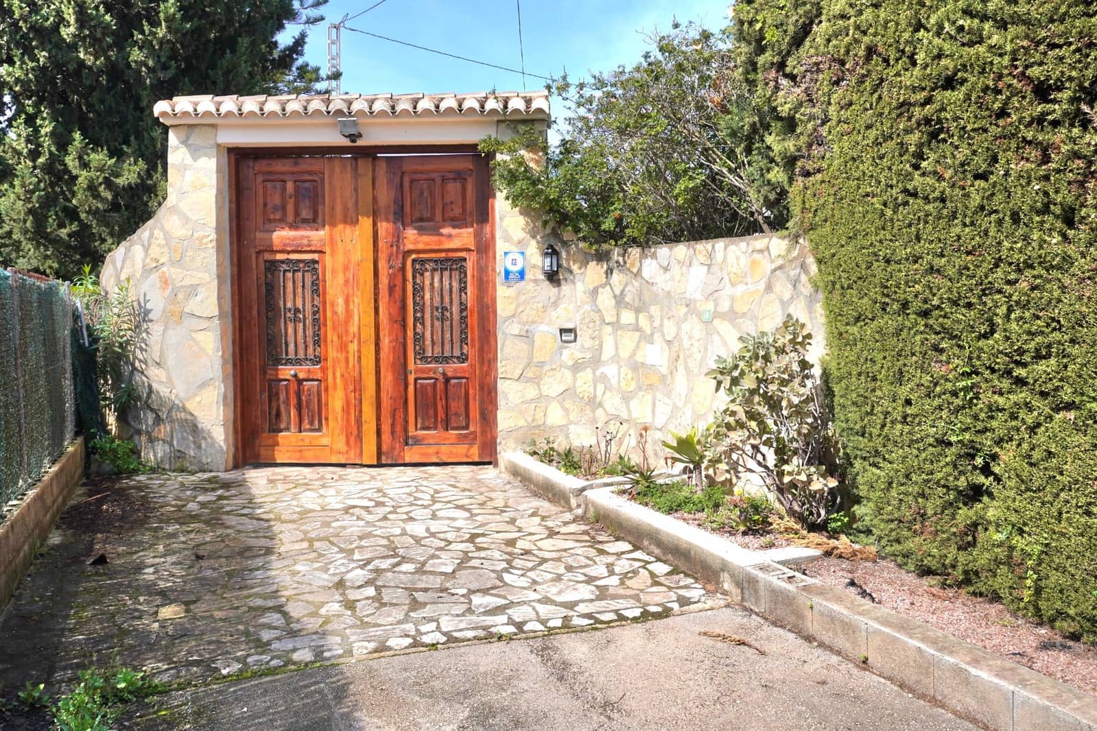 4 bedroom Villa for sale in Denia with garage - € 1,090,000 (Ref: 9982671)