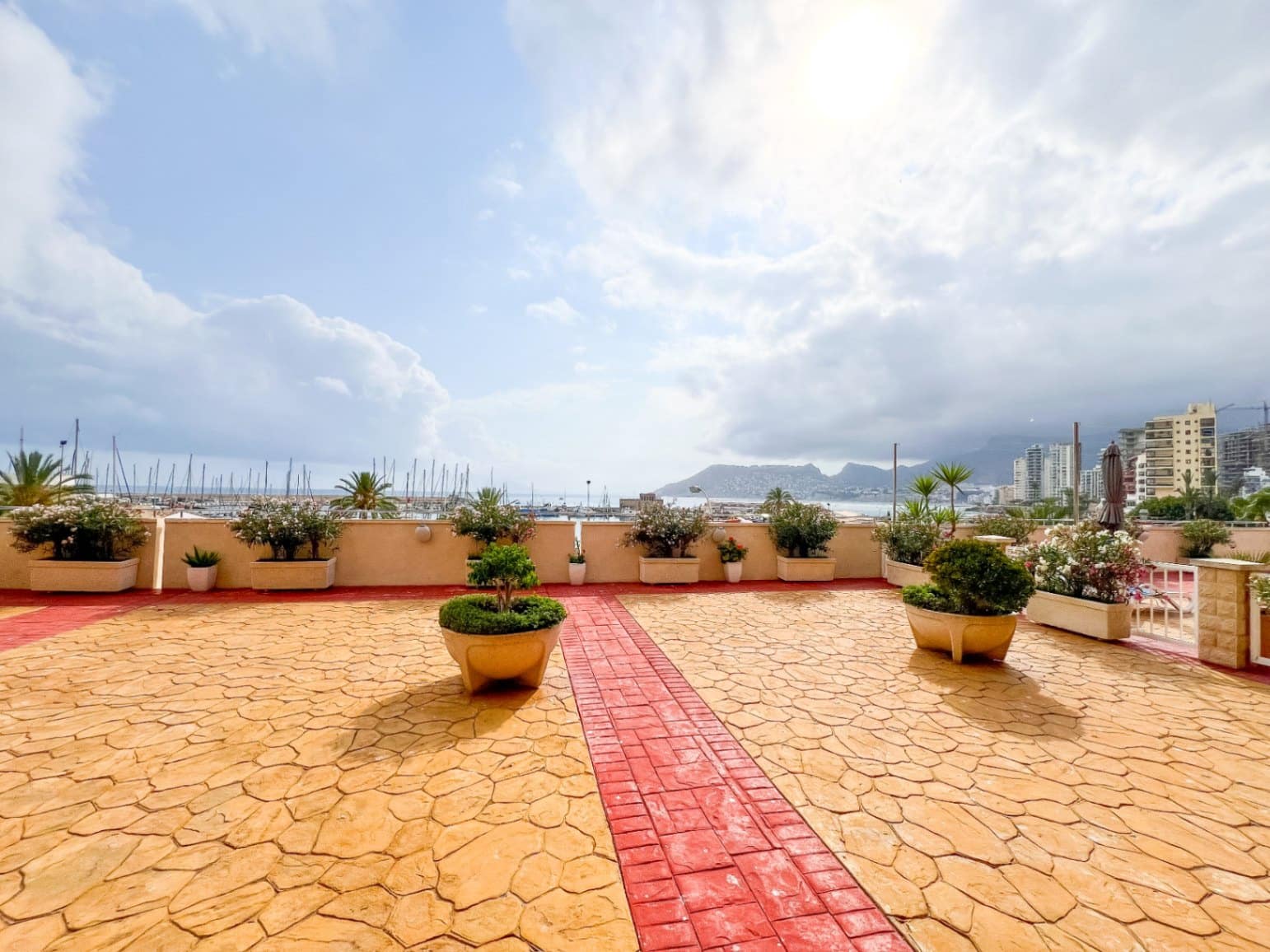 Ático de 5 habitaciones en Calpe / Calp en venta con piscina - 1.780.000 € (Ref: 9982672)