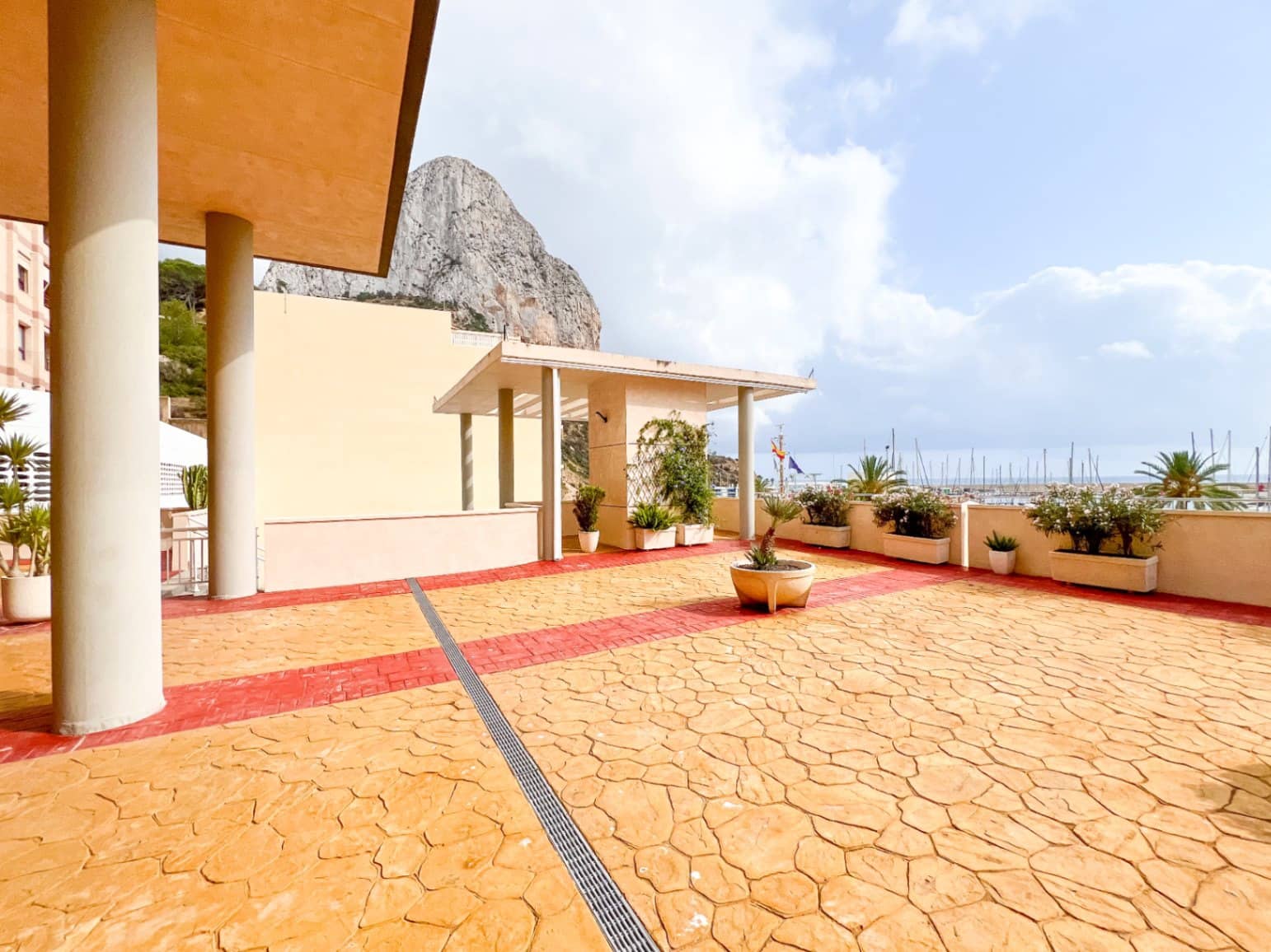 Ático de 5 habitaciones en Calpe / Calp en venta con piscina - 1.780.000 € (Ref: 9982672)