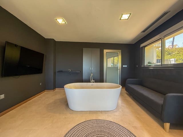 4 slaapkamer Villa te koop in Ador met zwembad - € 1.050.000 (Ref: 9982676)