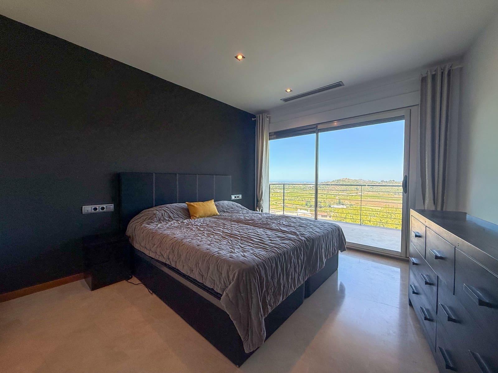 4 slaapkamer Villa te koop in Ador met zwembad - € 1.050.000 (Ref: 9982676)