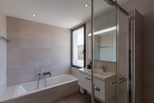 Villa til salg i Javea / Xabia med swimmingpool garage - € 1.620.000 (Ref: 9999543)