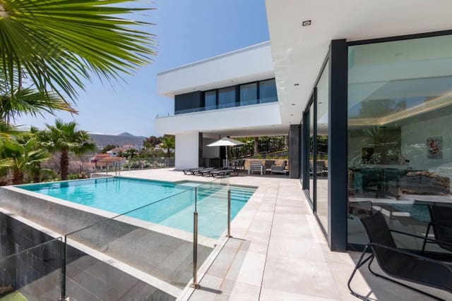Villa til salg i Javea / Xabia med swimmingpool garage - € 1.620.000 (Ref: 9999543)