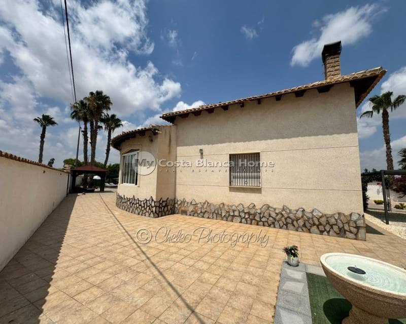 3 bedroom Finca/Country House for sale in Catral with pool - € 524,900 (Ref: 10034343)