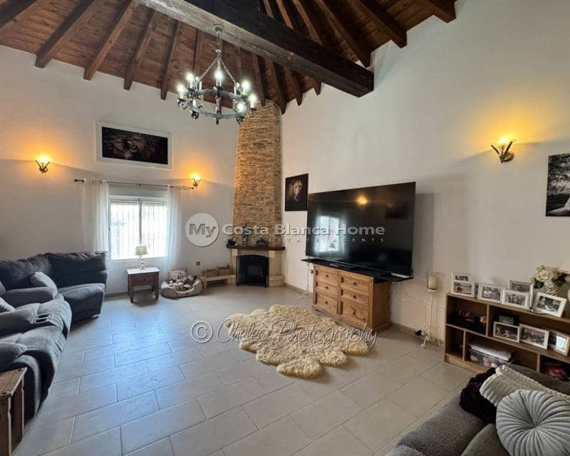 3 bedroom Finca/Country House for sale in Catral with pool - € 524,900 (Ref: 10034343)