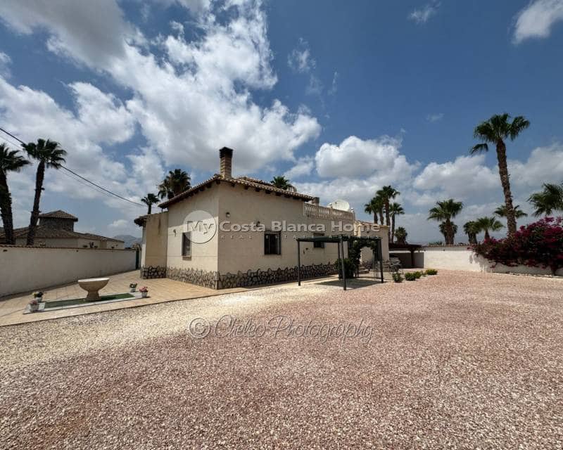 3 bedroom Finca/Country House for sale in Catral with pool - € 524,900 (Ref: 10034343)