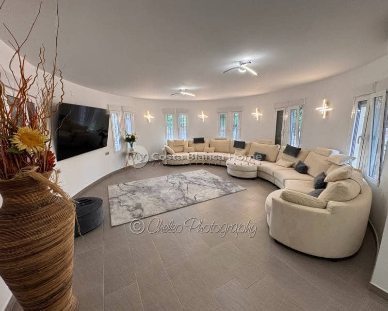 8 Zimmer Villa zu verkaufen in Catral mit Pool Garage - 799.990 € (Ref: 10039266)