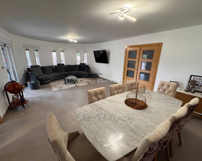 8 Zimmer Villa zu verkaufen in Catral mit Pool Garage - 799.990 € (Ref: 10039266)