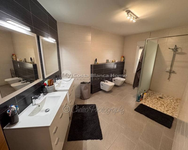 8 Zimmer Villa zu verkaufen in Catral mit Pool Garage - 799.990 € (Ref: 10039266)