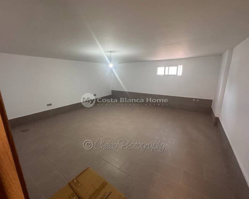 8 Zimmer Villa zu verkaufen in Catral mit Pool Garage - 799.990 € (Ref: 10039266)
