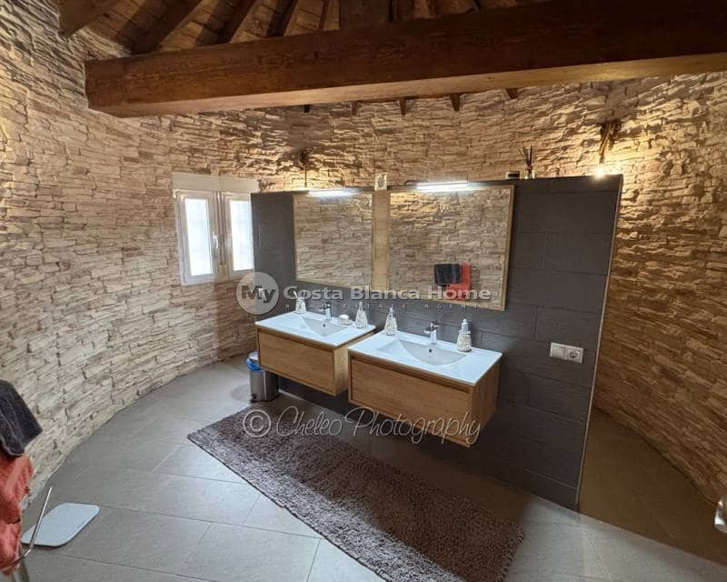 8 Zimmer Villa zu verkaufen in Catral mit Pool Garage - 799.990 € (Ref: 10039266)