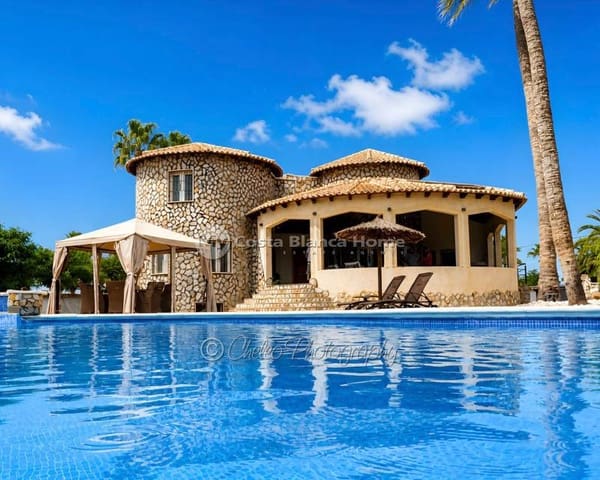 8 Zimmer Villa zu verkaufen in Catral mit Pool Garage - 799.990 € (Ref: 10039266)