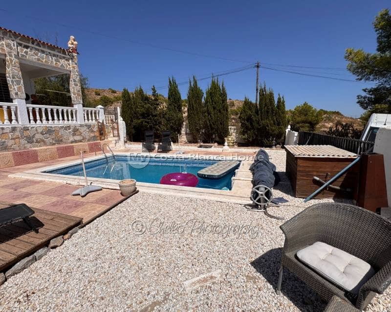 5 bedroom Finca/Country House for sale in Crevillente / Crevillent with pool garage - € 199,900 (Ref: 10041745)