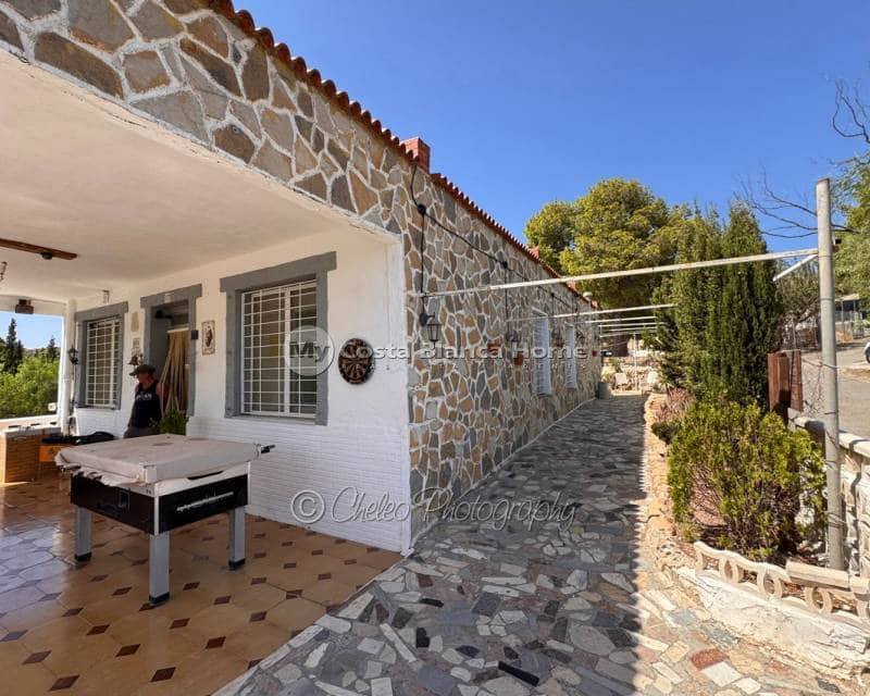 5 bedroom Finca/Country House for sale in Crevillente / Crevillent with pool garage - € 199,900 (Ref: 10041745)