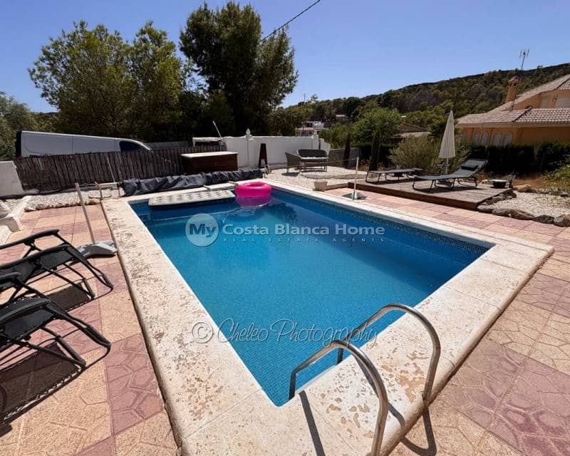 5 bedroom Finca/Country House for sale in Crevillente / Crevillent with pool garage - € 199,900 (Ref: 10041745)