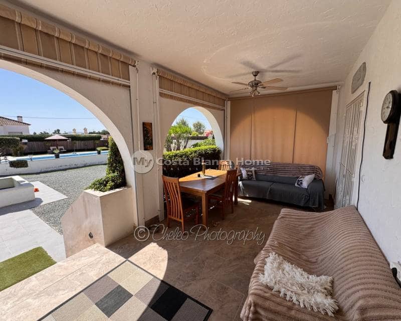 4 bedroom Villa for sale in Catral with pool - € 399,900 (Ref: 10050438)