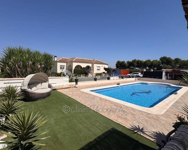 Chalet de 4 habitaciones en Catral en venta con piscina - 399.900 € (Ref: 10050438)