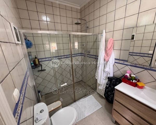 Chalet de 4 habitaciones en Catral en venta con piscina - 399.900 € (Ref: 10050438)