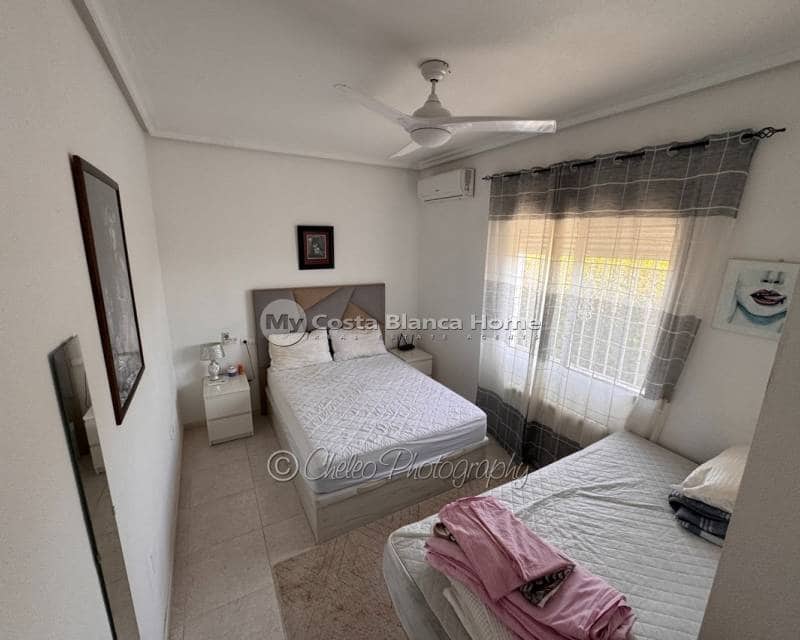 4 bedroom Villa for sale in Catral with pool - € 399,900 (Ref: 10050438)
