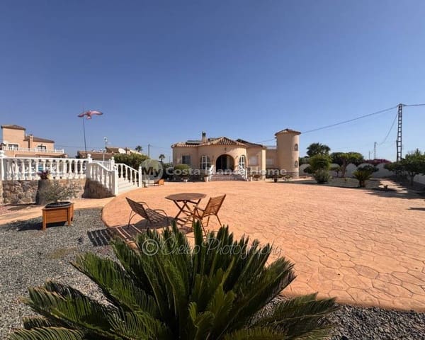 Chalet de 3 habitaciones en Catral en venta con piscina garaje - 449.000 € (Ref: 10062434)