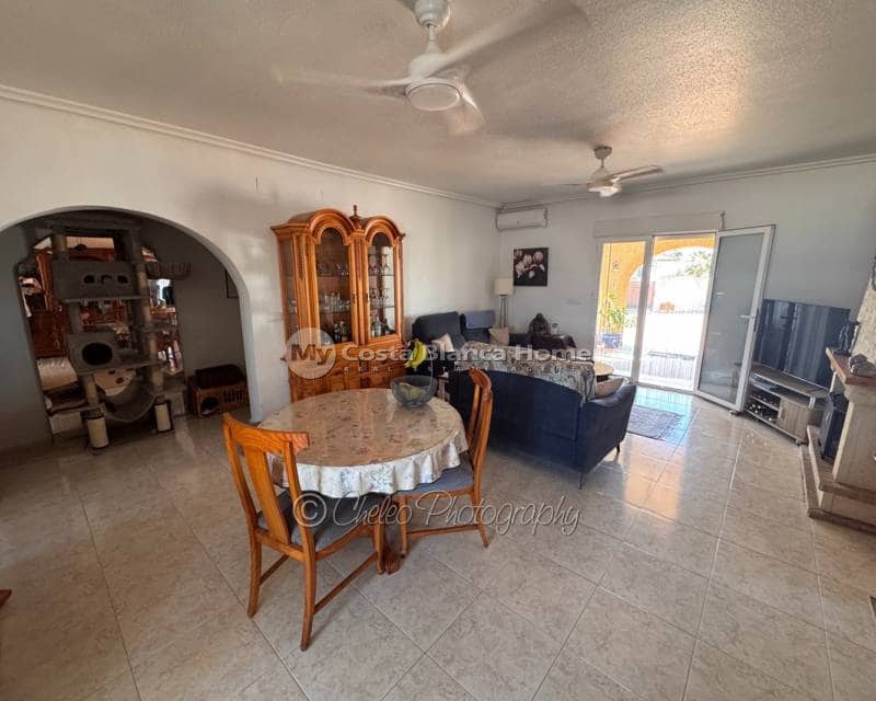 Chalet de 3 habitaciones en Catral en venta con piscina garaje - 449.000 € (Ref: 10062434)