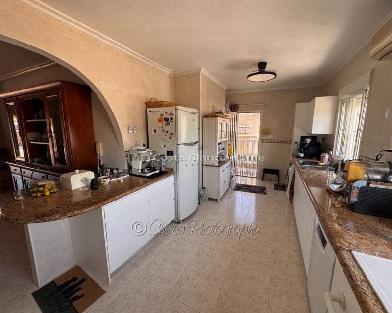 Chalet de 3 habitaciones en Catral en venta con piscina garaje - 449.000 € (Ref: 10062434)
