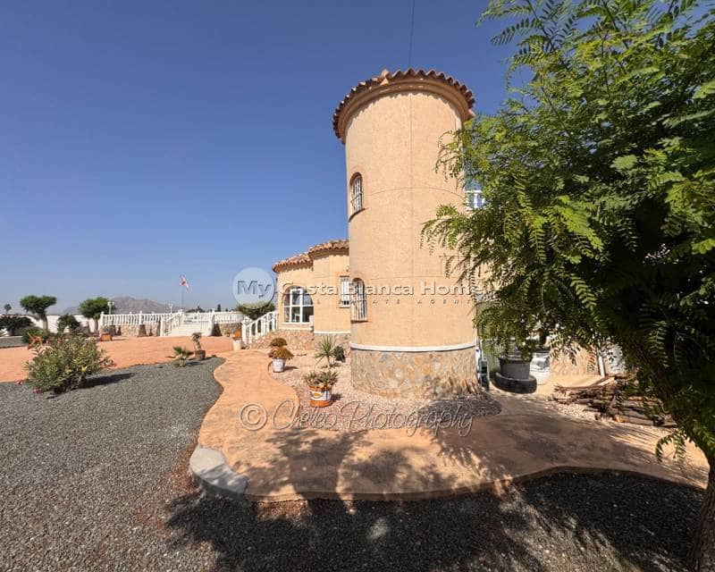 Chalet de 3 habitaciones en Catral en venta con piscina garaje - 449.000 € (Ref: 10062434)